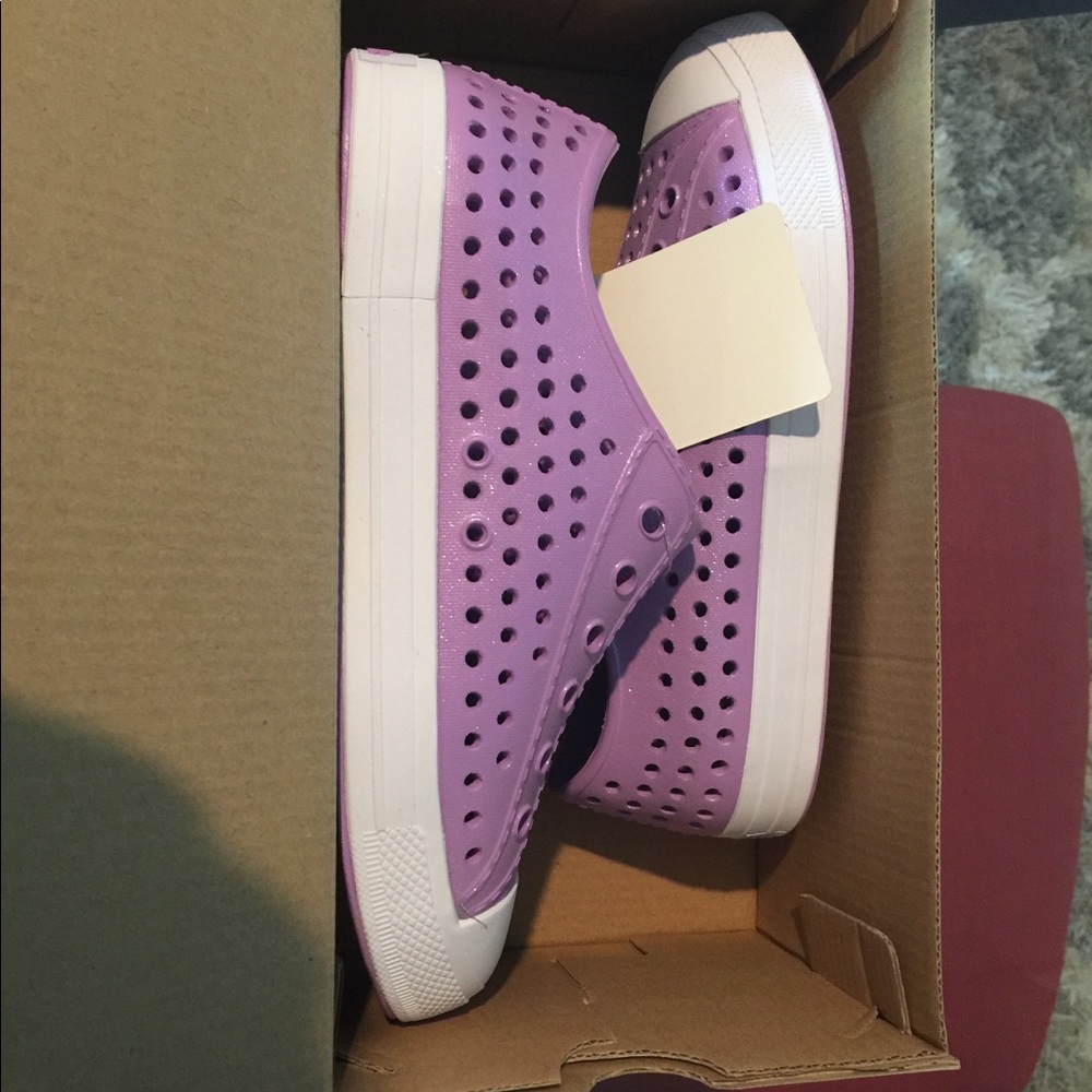 Girls sketchers